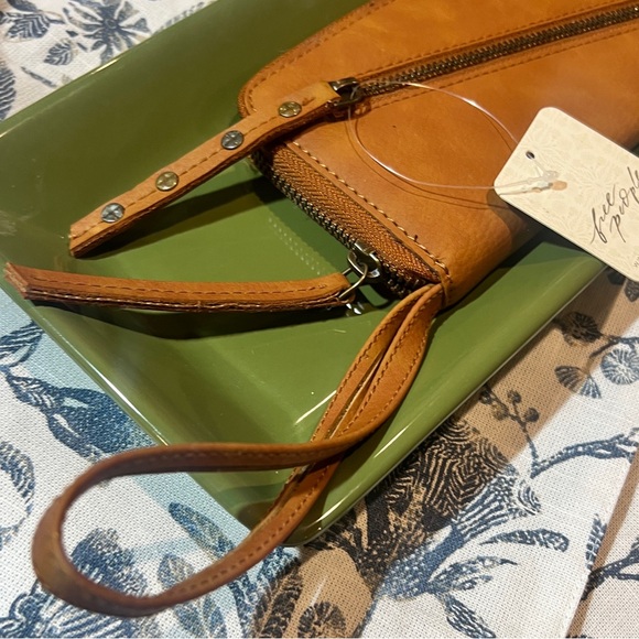 Free People Wallet Wristlet New - Picture 8 of 8